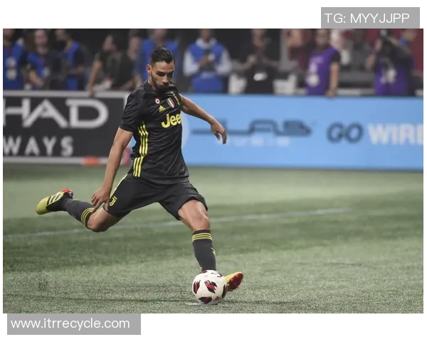 足球明星专属礼物盒高清图片展示让你感受足球魅力与明星风采